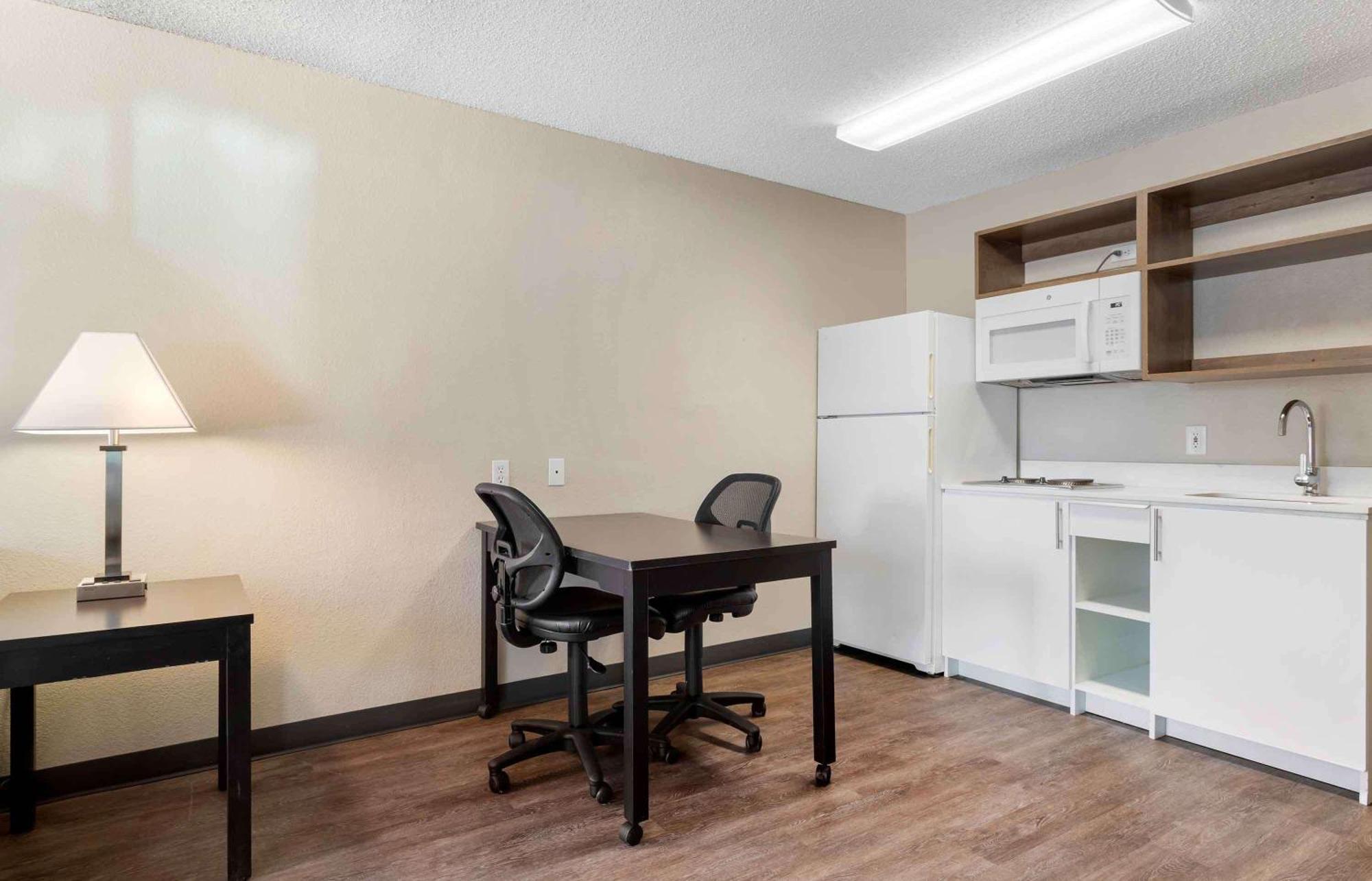 Extended Stay America Suites - Houston - Katy Freeway - Energy Corridor Exterior photo